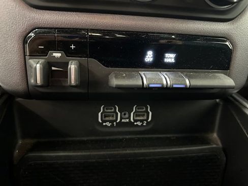 Used 2022 RAM 1500 Big Horn AWD/4WD image 32