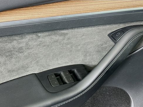 Used 2023 Tesla Model Y Long Range image 15