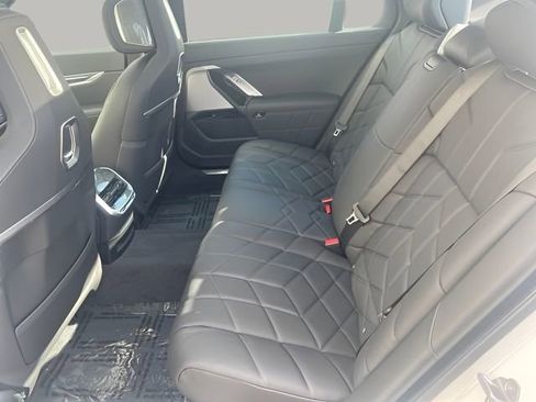 Used 2024 BMW i7 eDrive50 RWD image 28