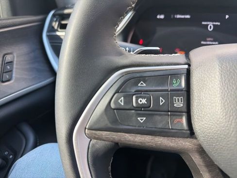 Used 2024 Jeep Grand Cherokee Limited w/ Black Appearance Package image 21