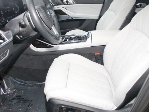 Used 2025 BMW X7 xDrive40i image 22