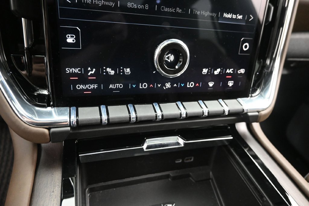 Used 2026 GMC Yukon Denali Ultimate AWD/4WD image 31