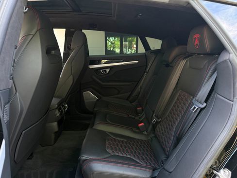 Used 2019 Lamborghini Urus image 21