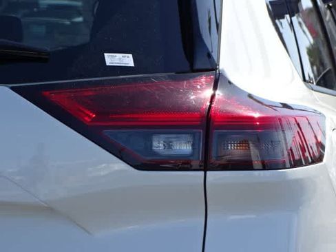 Used 2021 Nissan Rogue SL image 14