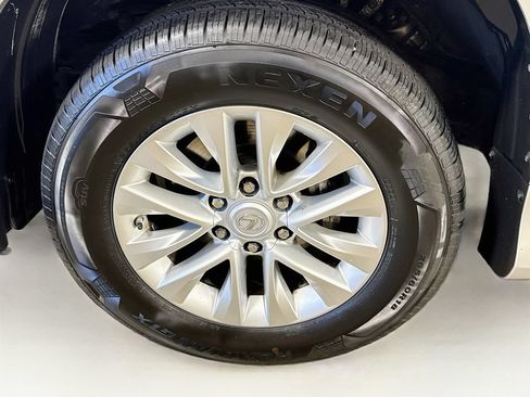 Used 2018 Lexus GX 460 Premium w/ Premium Package AWD/4WD image 43