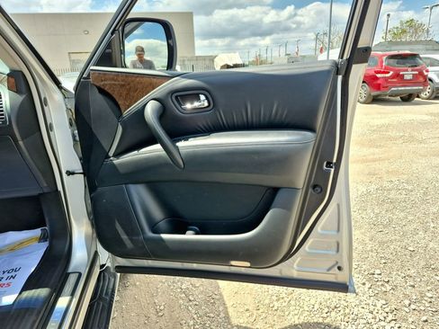 Used 2016 INFINITI QX80 4WD w/ Driver's Assistance Package image 24