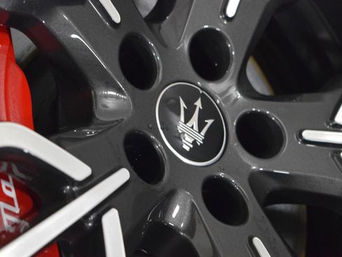 Certified 2024 Maserati Grecale Modena AWD/4WD image 19