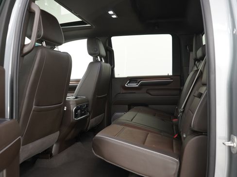 Used 2025 GMC Sierra 2500 Denali w/ Technology Package AWD/4WD image 15