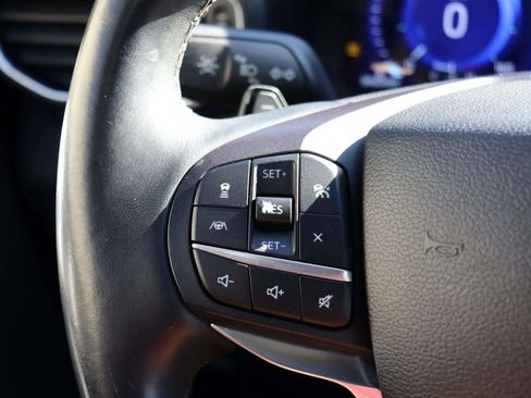 Used 2020 Ford Explorer Platinum w/ Premium Technology Package image 23