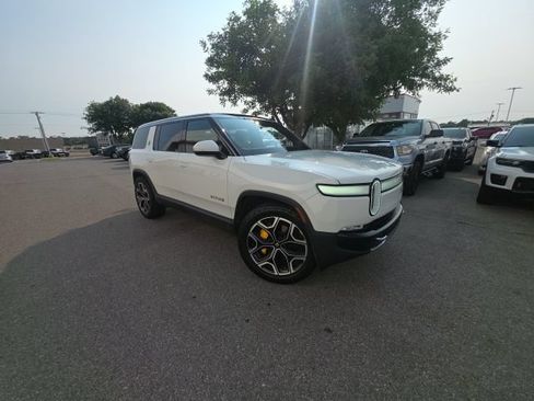Used 2023 Rivian R1S Adventure AWD/4WD image 13