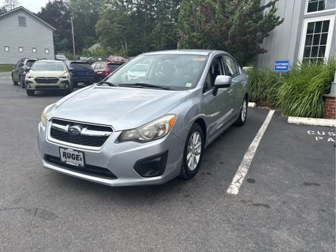 Used 2014 Subaru Impreza 2.0i Premium w/ All-Weather Package w/CVT AWD/4WD image 8