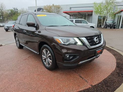 Used 2019 Nissan Pathfinder SL AWD/4WD image 7