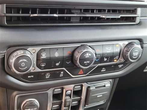 Used 2024 Jeep Gladiator Mojave w/ Convenience Group image 33