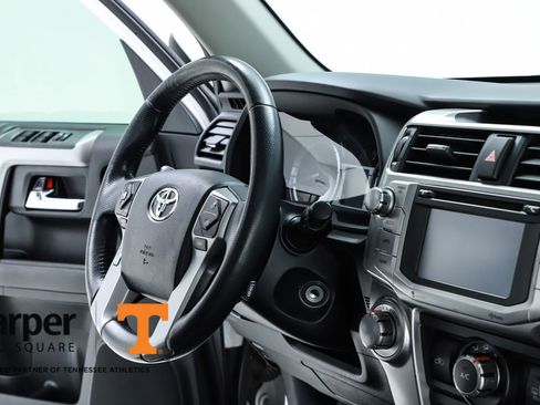 Used 2014 Toyota 4Runner 4WD image 74