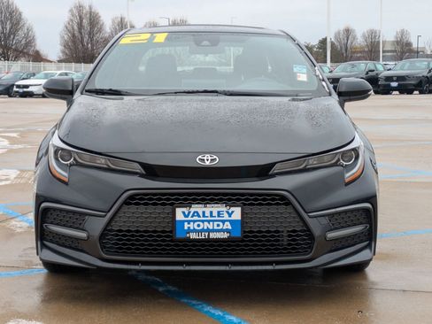 Used 2021 Toyota Corolla SE image 3