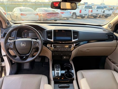 Used 2016 Honda Pilot Touring image 19