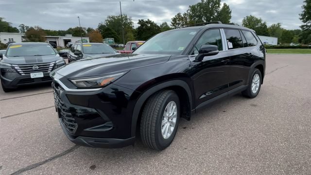 New 2026 Toyota Grand Highlander XLE FWD image 6
