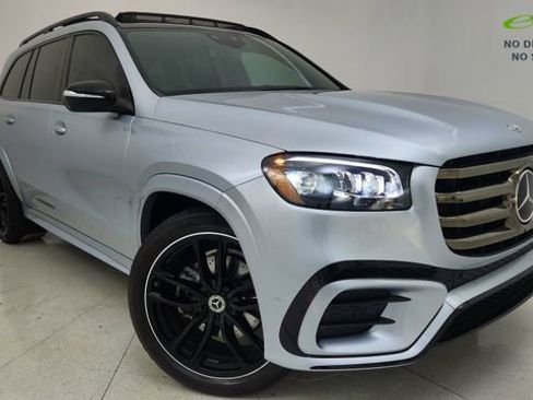 Used 2025 Mercedes-Benz GLS 450 4MATIC image 1