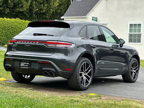 Certified 2025 Porsche Macan AWD/4WD image 8