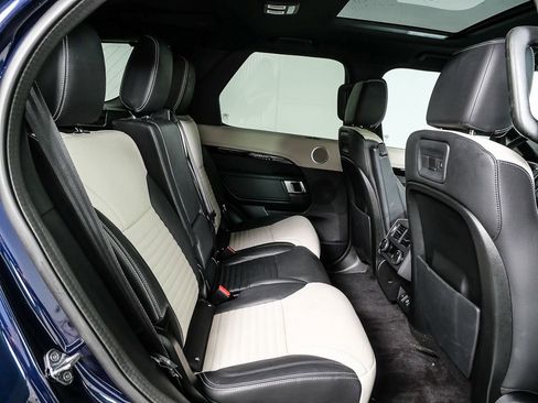 Used 2021 Land Rover Discovery S R-Dynamic AWD/4WD image 23