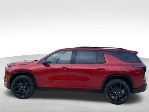 New 2026 Chevrolet Traverse RS w/ LPO, Floor Liner Package AWD/4WD image 9