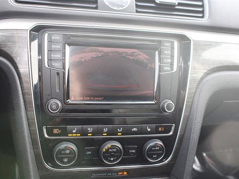 Used 2016 Volkswagen Passat 1.8T SE image 17