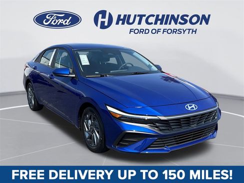 Used 2024 Hyundai Elantra SEL image 1