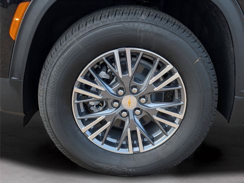 New 2026 Chevrolet Traverse LT w/ LPO, Floor Liner Package FWD image 37