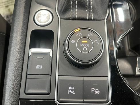 Certified 2021 Volkswagen Atlas SEL Premium image 15