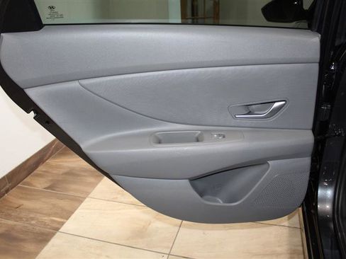 Used 2021 Hyundai Elantra SEL FWD image 30