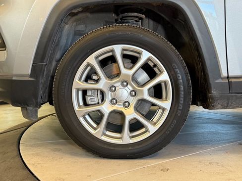 Used 2024 Jeep Compass Latitude image 24