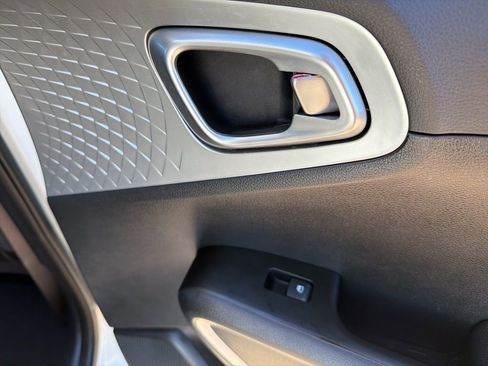 Used 2023 Kia Soul S image 28