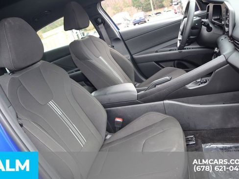 Used 2025 Hyundai Elantra Sport FWD image 25