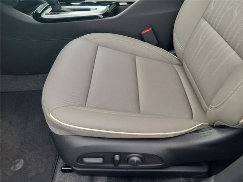 New 2026 Buick Envista Avenir image 18