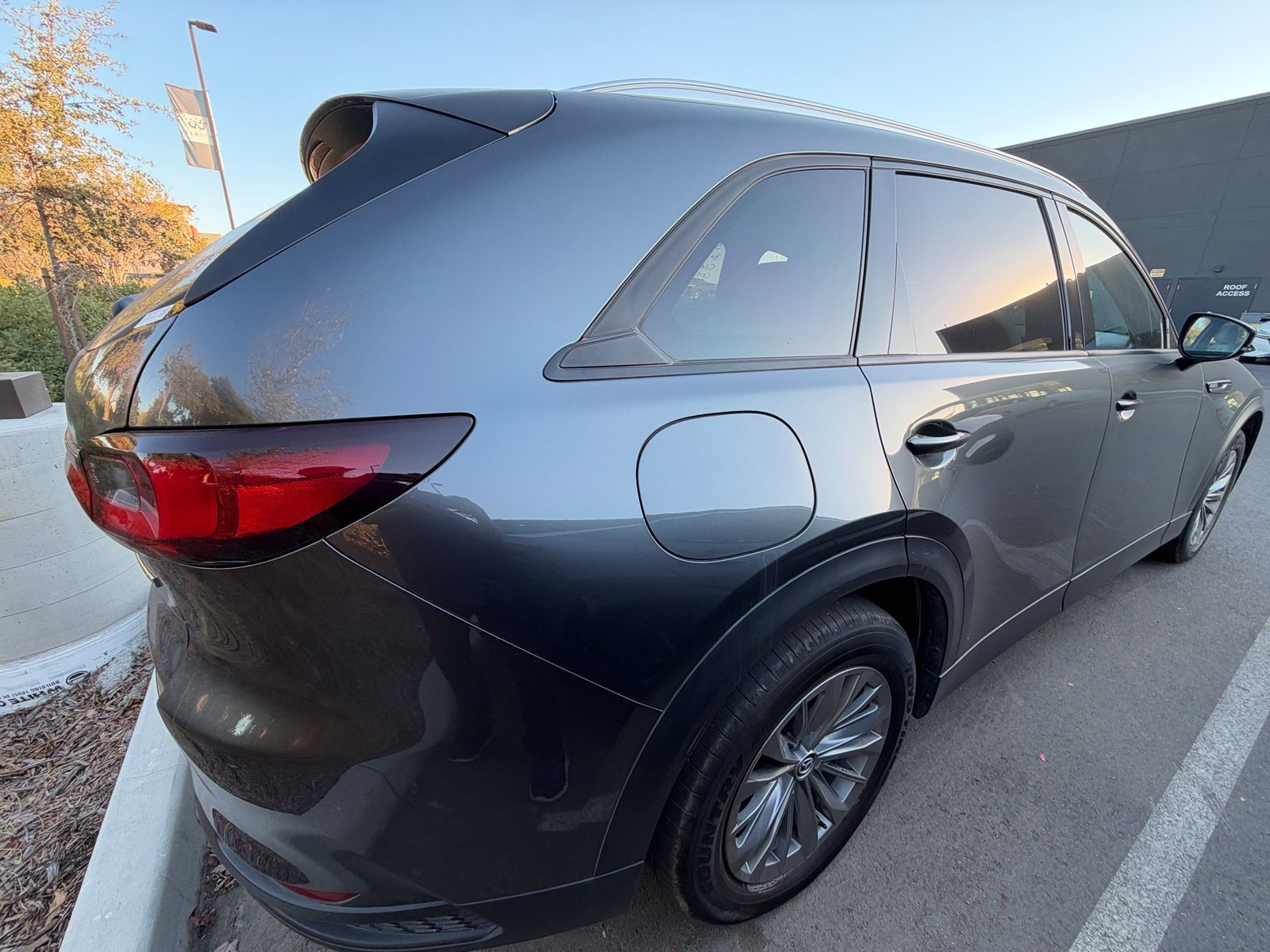 Used 2024 MAZDA CX-90 Plug-In Hybrid w/ Preferred AWD/4WD image 3