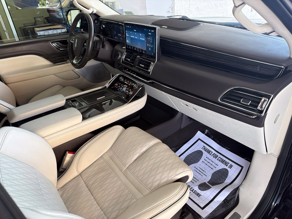 Used 2024 Lincoln Navigator Black Label AWD/4WD image 16