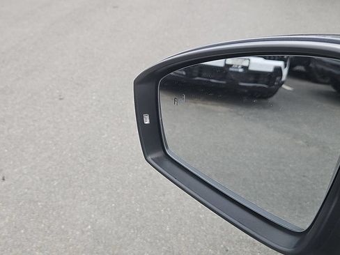 Used 2019 Volkswagen Tiguan SEL AWD/4WD image 23