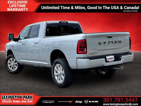 New 2026 RAM 2500 Laramie AWD/4WD image 3
