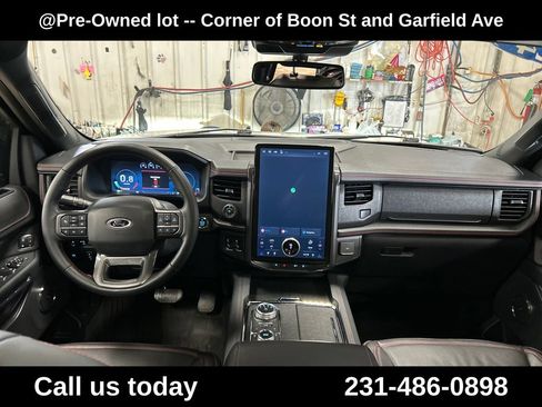 Used 2024 Ford Expedition Limited AWD/4WD image 18