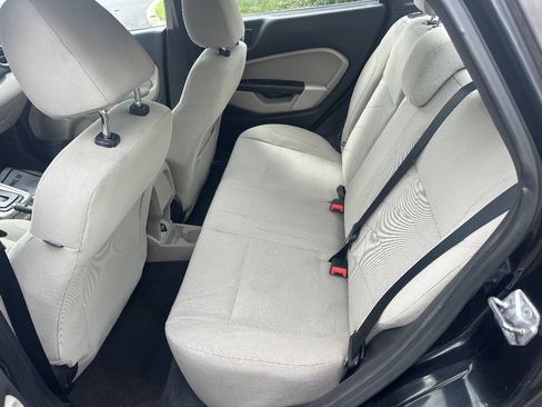 Used 2014 Ford Fiesta SE FWD image 10