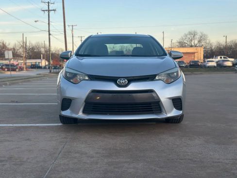 Used 2015 Toyota Corolla LE image 2