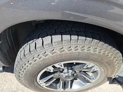 Used 2017 Nissan Titan S AWD/4WD image 5