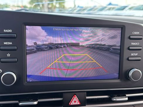 Used 2023 Hyundai Elantra SEL image 25