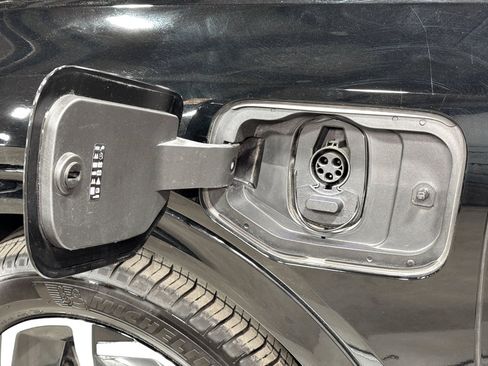 Used 2025 Chevrolet Equinox EV LT image 5