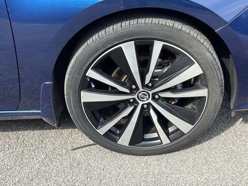 Used 2022 Nissan Altima 2.5 SR FWD image 9