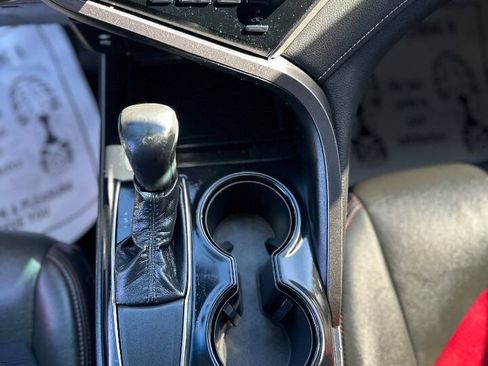 Used 2019 Toyota Camry SE FWD image 14