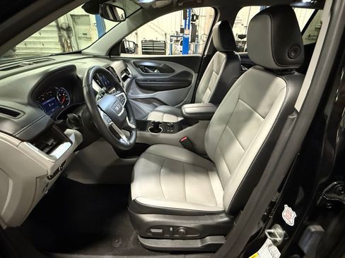 Used 2023 GMC Terrain SLT image 12