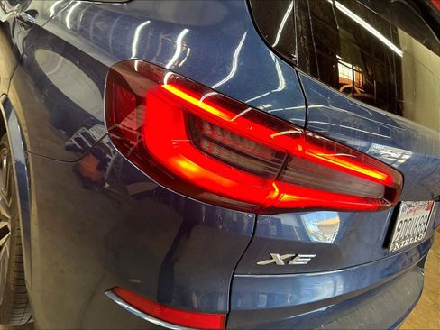 Used 2023 BMW X5 xDrive40i w/ M Sport Package AWD/4WD image 32
