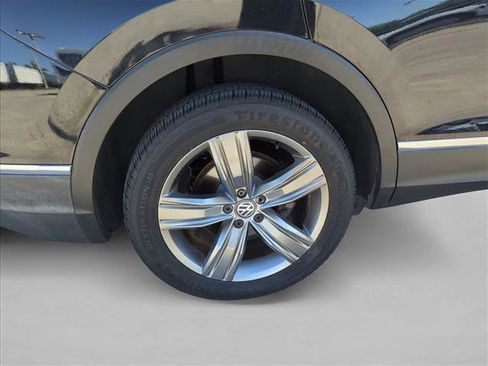 Used 2019 Volkswagen Tiguan SEL Premium w/ 3rd Row Seat Package AWD/4WD image 29