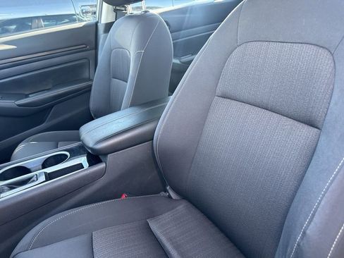 Used 2024 Nissan Altima 2.5 SV image 15